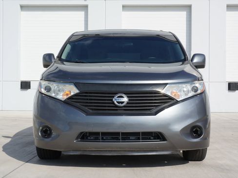 Used 2016 Nissan Quest SV image 3