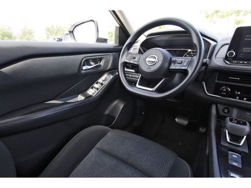 Used 2024 Nissan Rogue SV FWD image 11