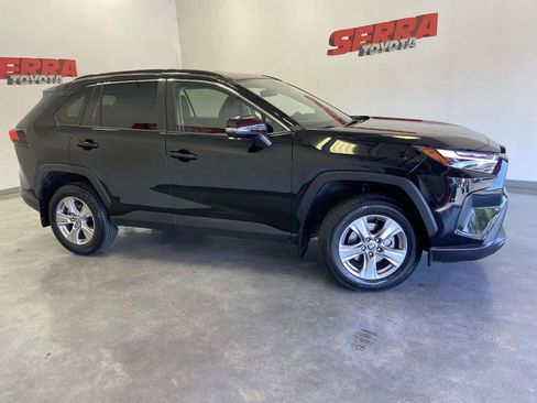 Used 2025 Toyota RAV4 XLE image 2