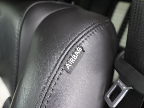 Used 2011 Ford Mustang Shelby GT500 RWD image 36