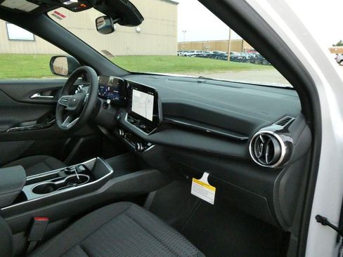 New 2027 Chevrolet Equinox LT w/ Midnight Edition AWD/4WD image 10