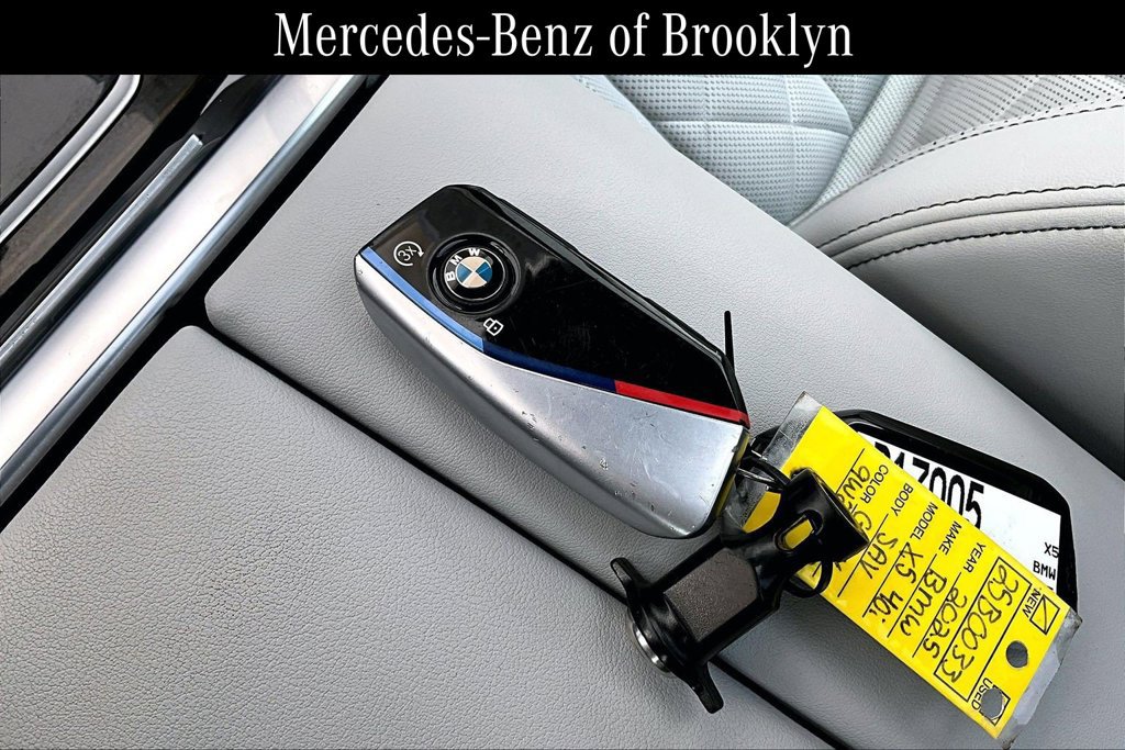 Used 2025 BMW X5 xDrive40i w/ M Sport Package AWD/4WD image 14