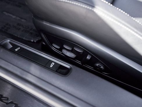 Used 2024 Porsche 911 Carrera GTS w/ Premium Package image 31