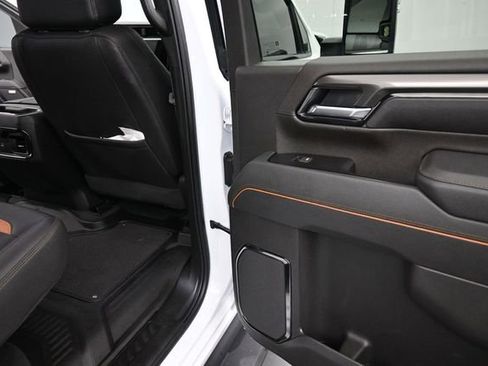 Used 2025 GMC Sierra 2500 AT4 AWD/4WD image 19