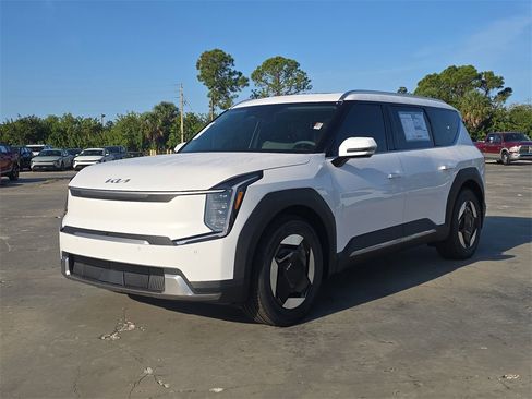 New 2026 Kia EV9 Wind image 4