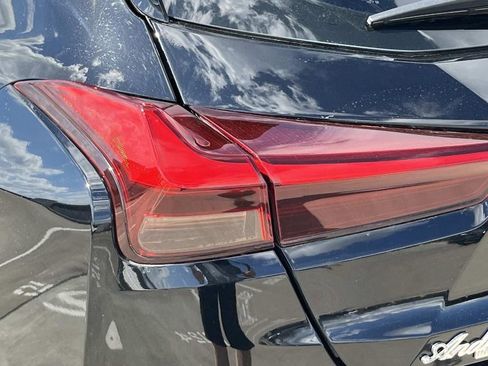 Used 2019 Lexus UX 200 w/ Premium Package image 10