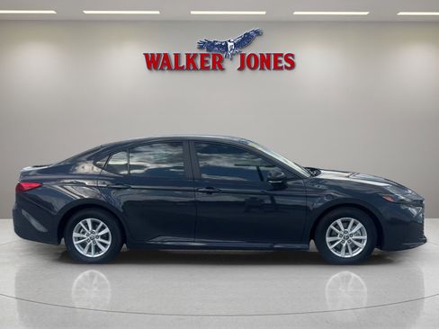 Used 2025 Toyota Camry LE image 2