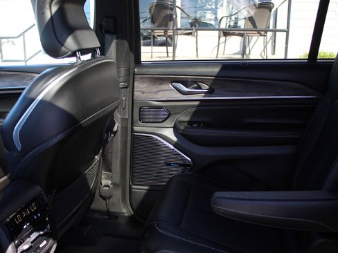 Used 2022 Jeep Grand Cherokee L Overland w/ Advanced Protech Group III image 46