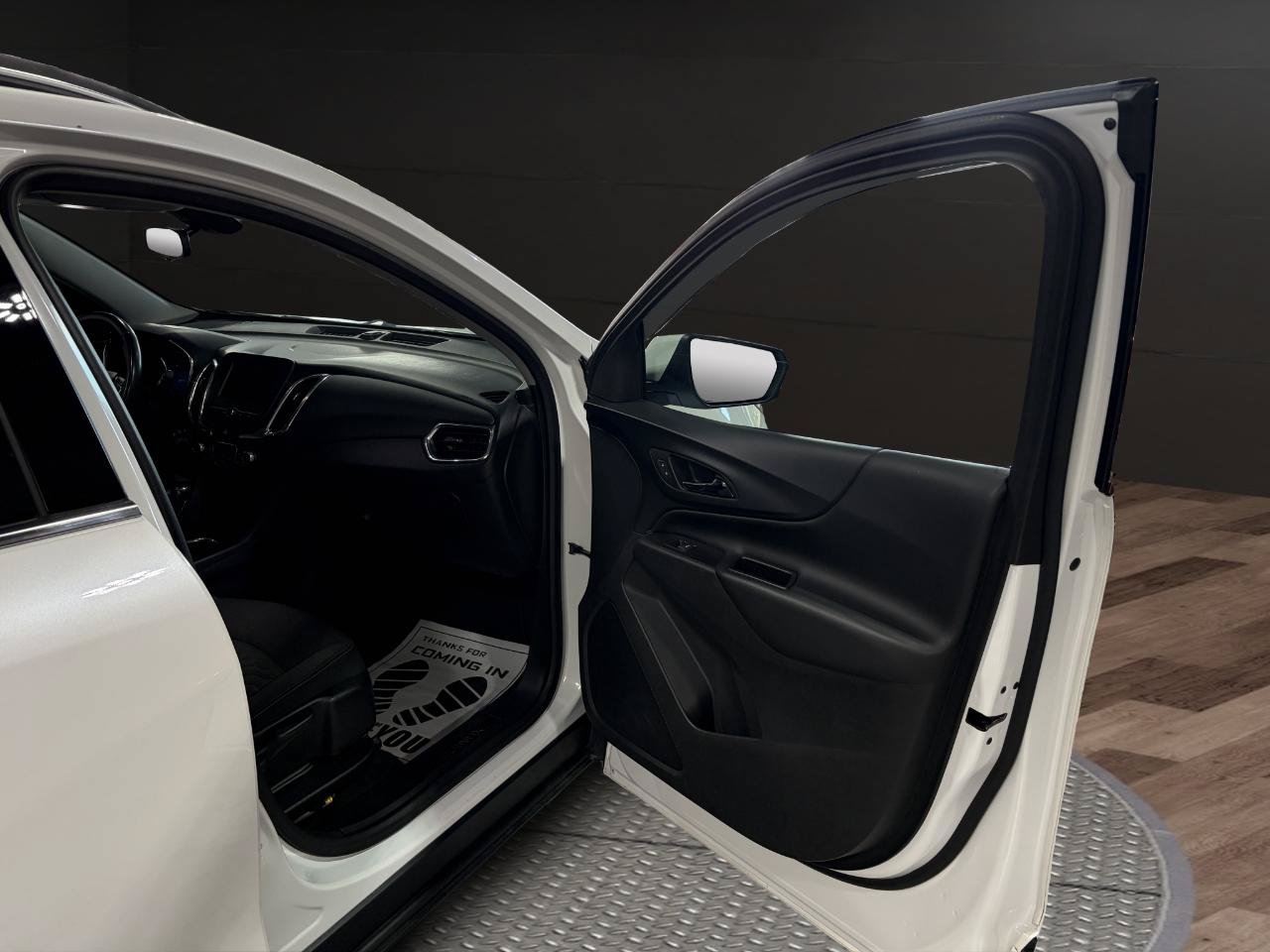 Used 2019 Chevrolet Equinox LT AWD/4WD image 19