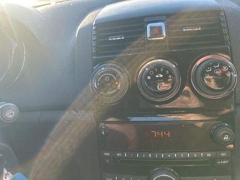 Used 2007 Saturn Sky w/ Premium Trim Pkg image 10