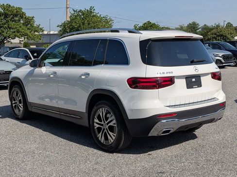 Used 2024 Mercedes-Benz GLB 250 4MATIC image 8