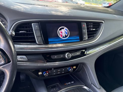 Used 2022 Buick Enclave Essence w/ Experience Buick Package FWD image 18
