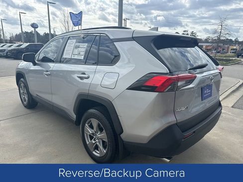 Used 2024 Toyota RAV4 XLE w/ Convenience Package image 4
