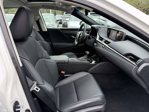 Used 2021 Lexus ES 300h w/ Premium Package image 15