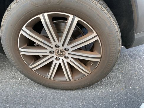 Certified 2025 Mercedes-Benz GLE 450e 4MATIC image 5