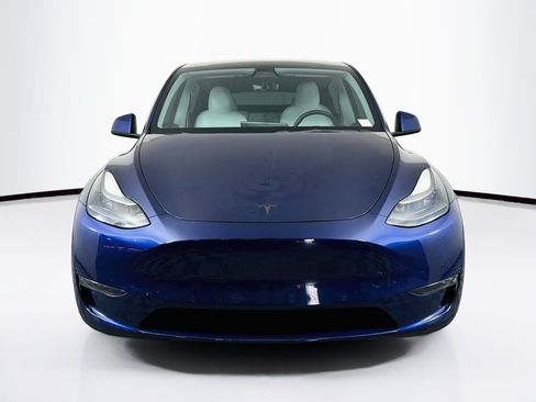 Used 2022 Tesla Model Y Performance AWD/4WD image 2