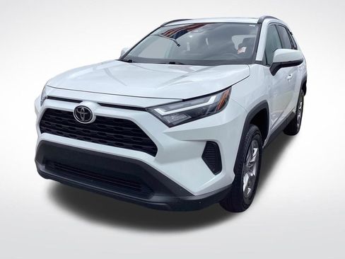 Used 2022 Toyota RAV4 XLE image 6