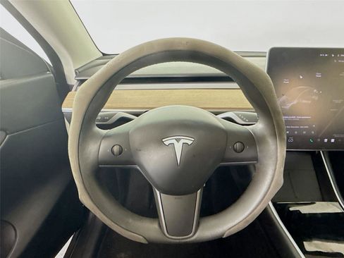 Used 2021 Tesla Model Y Performance image 7