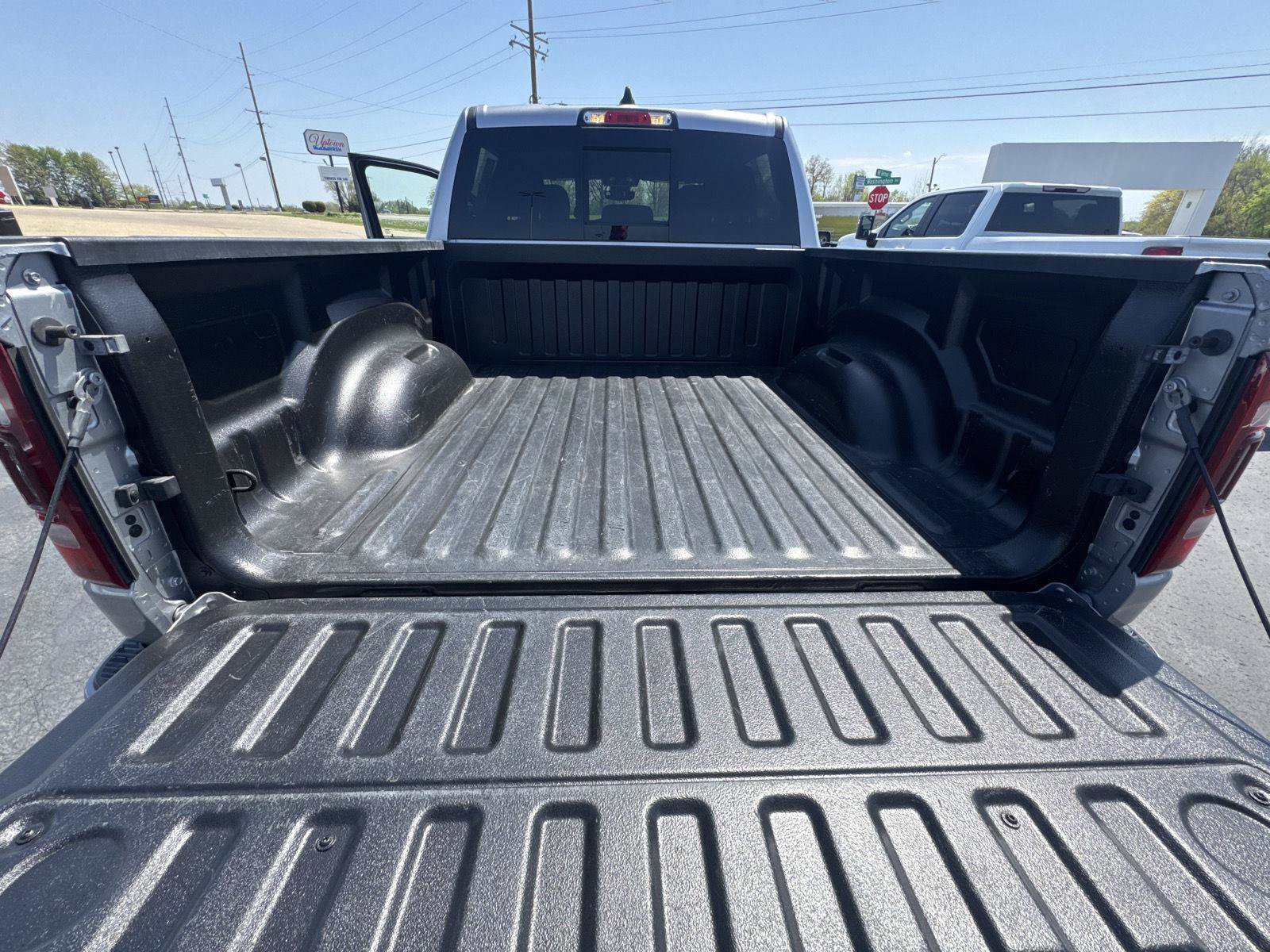 Used 2022 RAM 1500 Big Horn AWD/4WD image 11