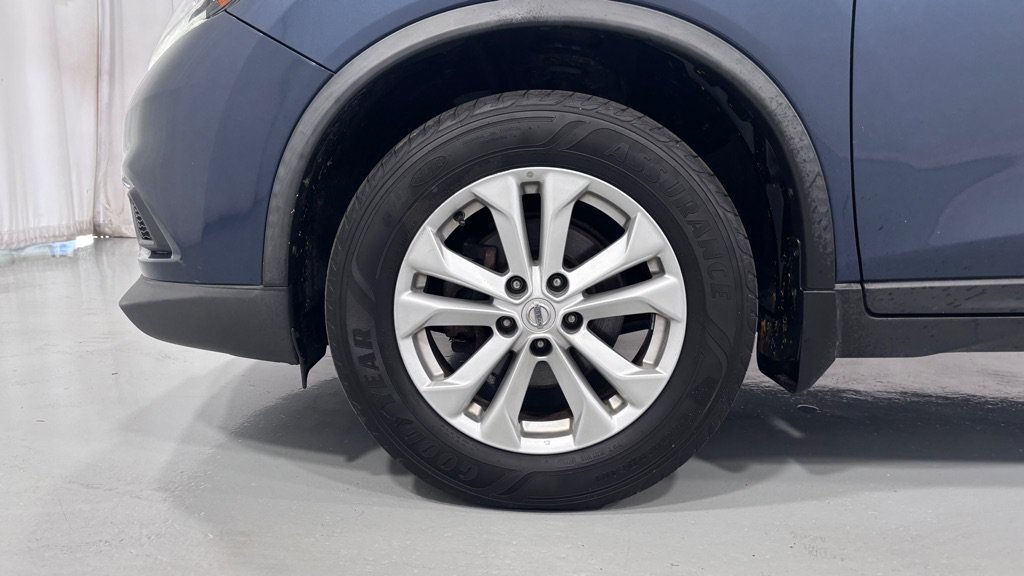 Used 2016 Nissan Rogue SV FWD image 31