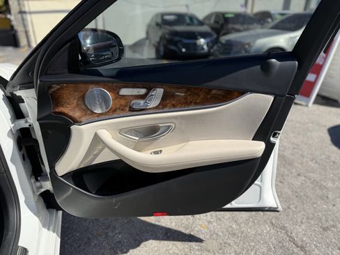 Used 2017 Mercedes-Benz E 300 4MATIC image 26