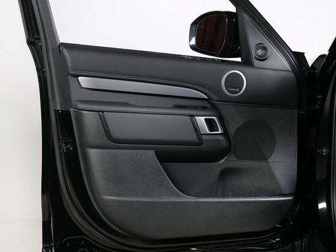 Certified 2025 Land Rover Discovery Dynamic SE AWD/4WD image 26