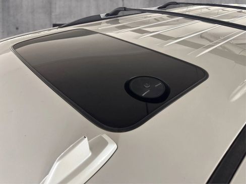 Used 2018 GMC Yukon XL Denali w/ Denali Ultimate Package AWD/4WD image 12