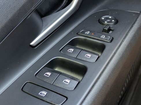Certified 2025 Hyundai Elantra SEL FWD image 22