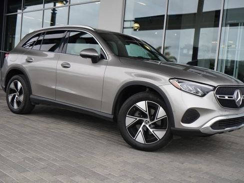 Certified 2024 Mercedes-Benz GLC 300 image 1