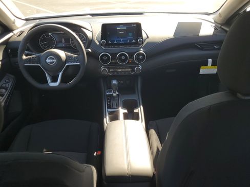 New 2025 Nissan Sentra SV image 9