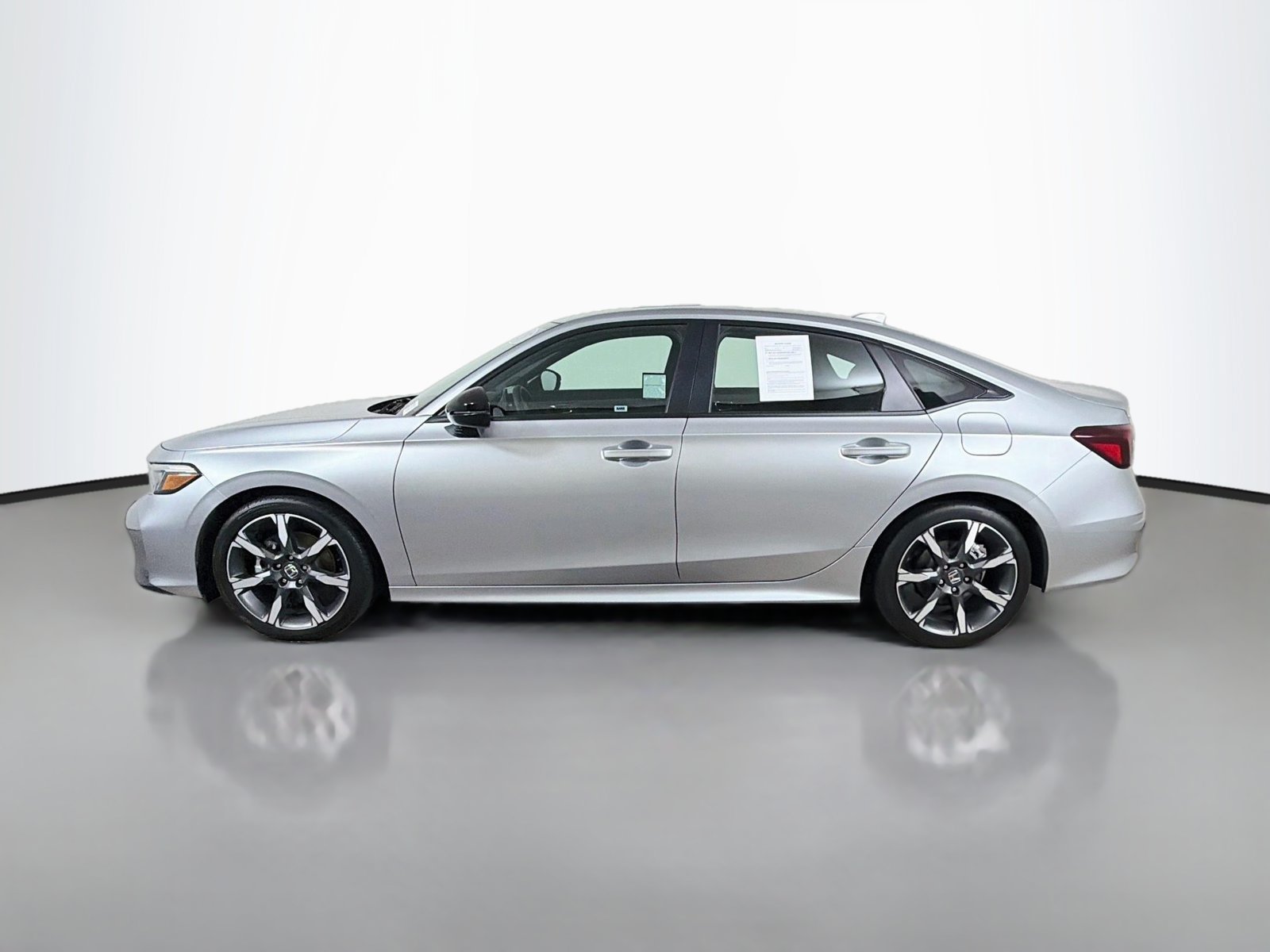 Used 2025 Honda Civic Sport Touring image 2
