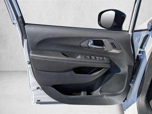 New 2026 Chrysler Pacifica Select FWD image 22