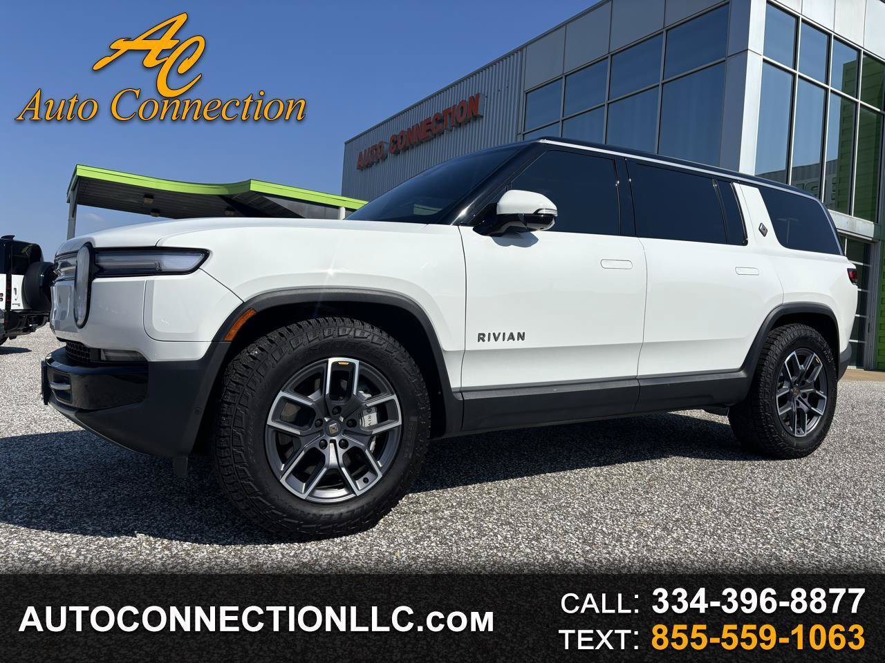 Used 2025 Rivian R1S Adventure Dual AWD/4WD image 1