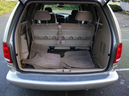 Used 2000 Dodge Grand Caravan ES image 16