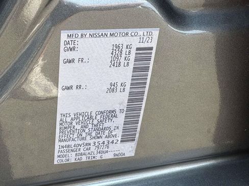 Used 2024 Nissan Altima 2.5 SV FWD image 27