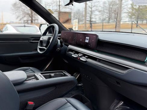 Used 2024 Kia EV9 GT-Line image 36