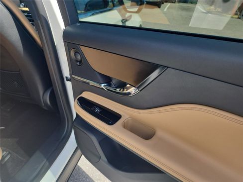 Used 2020 Lincoln Corsair Reserve w/ Equipment Group 201A image 22