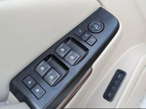 Used 2020 GMC Yukon XL Denali image 11