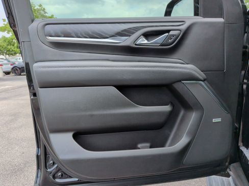 Used 2021 GMC Yukon Denali w/ Denali Premium Package image 29