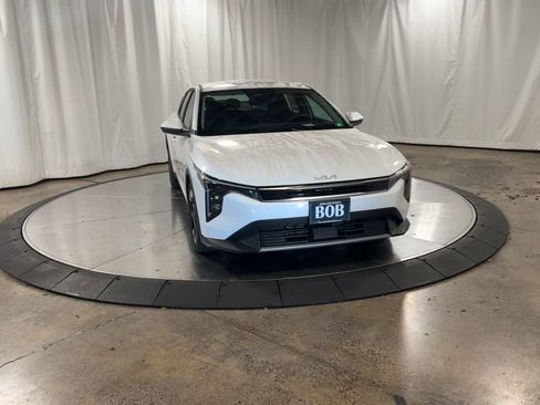 New 2025 Kia K4 EX image 3