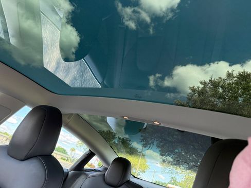 Used 2018 Tesla Model 3 Mid Range RWD image 31