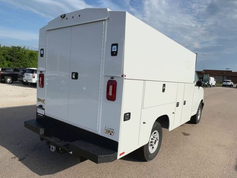 New 2025 GMC Savana 3500 w/ Power Convenience Package image 40