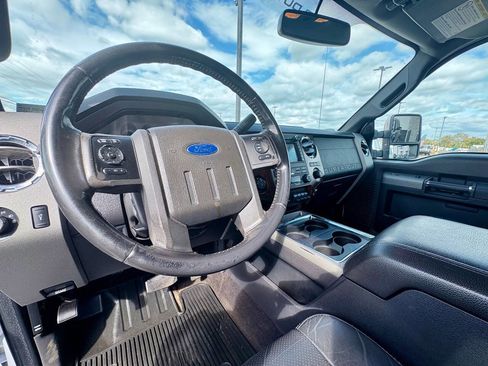 Used 2011 Ford F250 Lariat w/ Chrome Pkg image 13