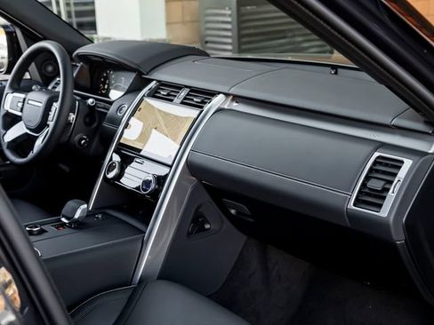 New 2026 Land Rover Discovery Limited Edition AWD/4WD image 37