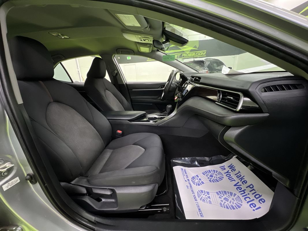 Used 2019 Toyota Camry LE FWD image 27
