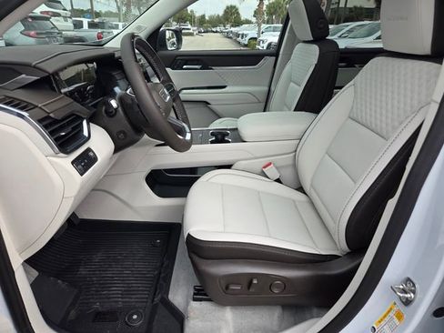 New 2026 GMC Acadia Denali w/ Super Cruise Package FWD image 4