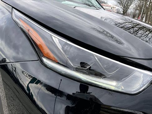 Used 2023 Toyota Highlander Limited image 28