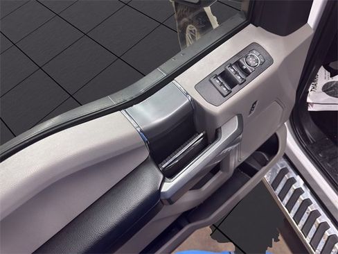 Used 2017 Ford F150 XLT w/ Equipment Group 302A Luxury image 12