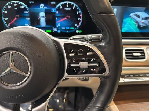 Used 2021 Mercedes-Benz GLS 450 4MATIC image 35