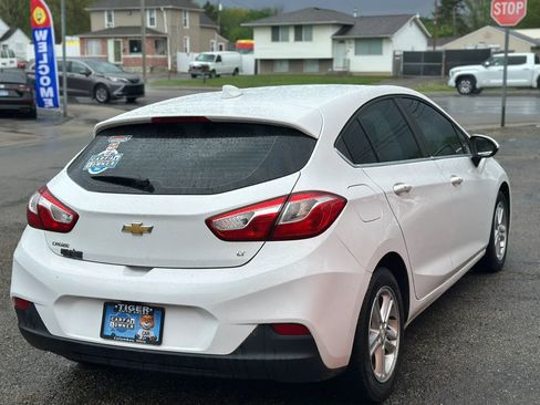 Used 2017 Chevrolet Cruze LT w/ Convenience Package FWD image 4